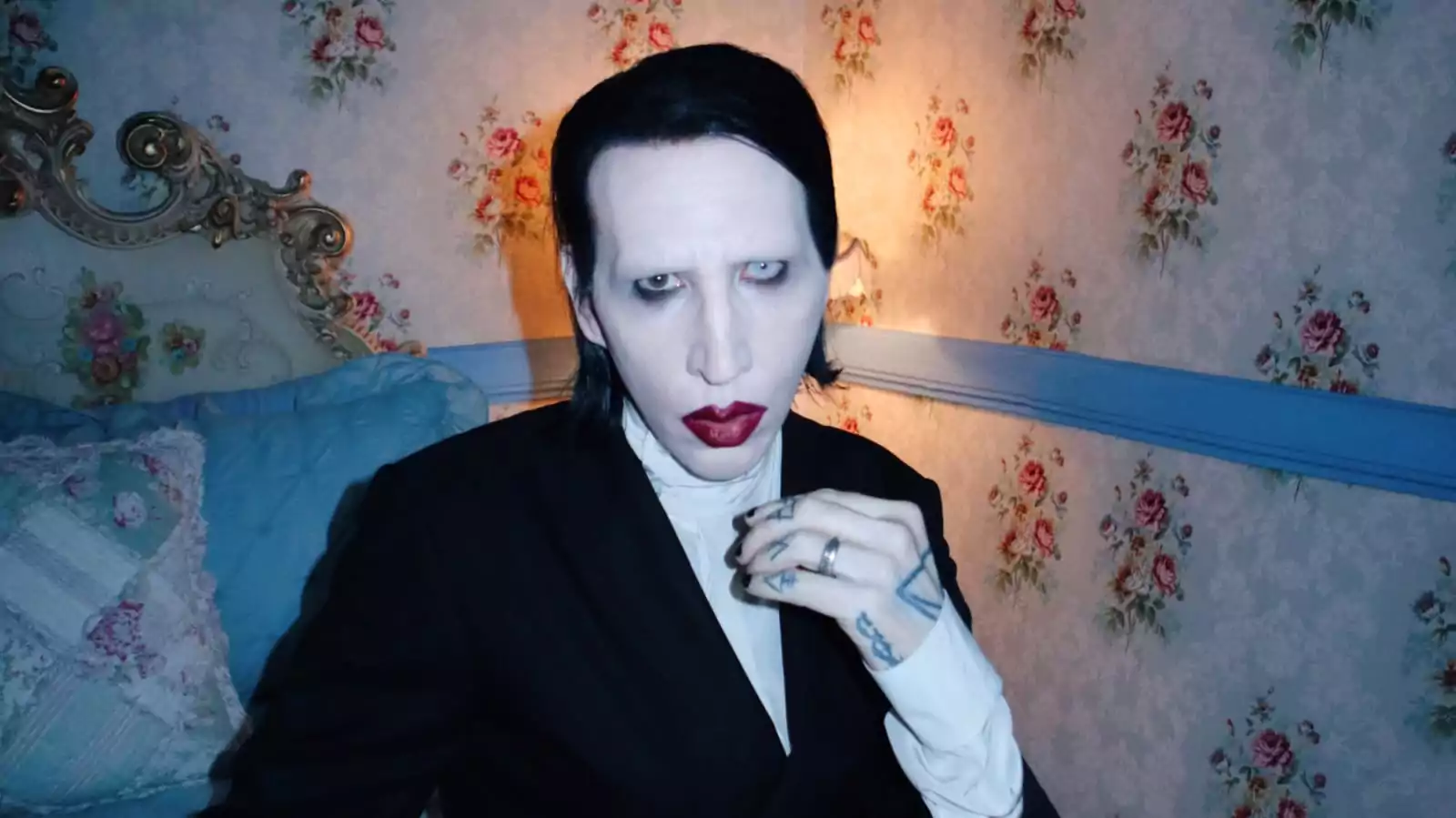 Fences lanza ‘Drugs Like You’ feat. Marilyn Manson