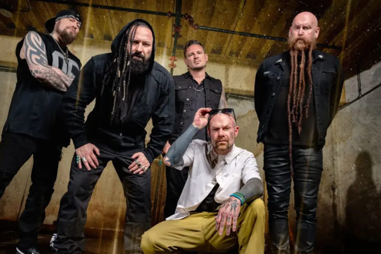 FIVE FINGER DEATH PUNCH reveló Legacy, su nuevo álbum de estudio, y estrenó el sencillo “De Oppresso Liber”.
