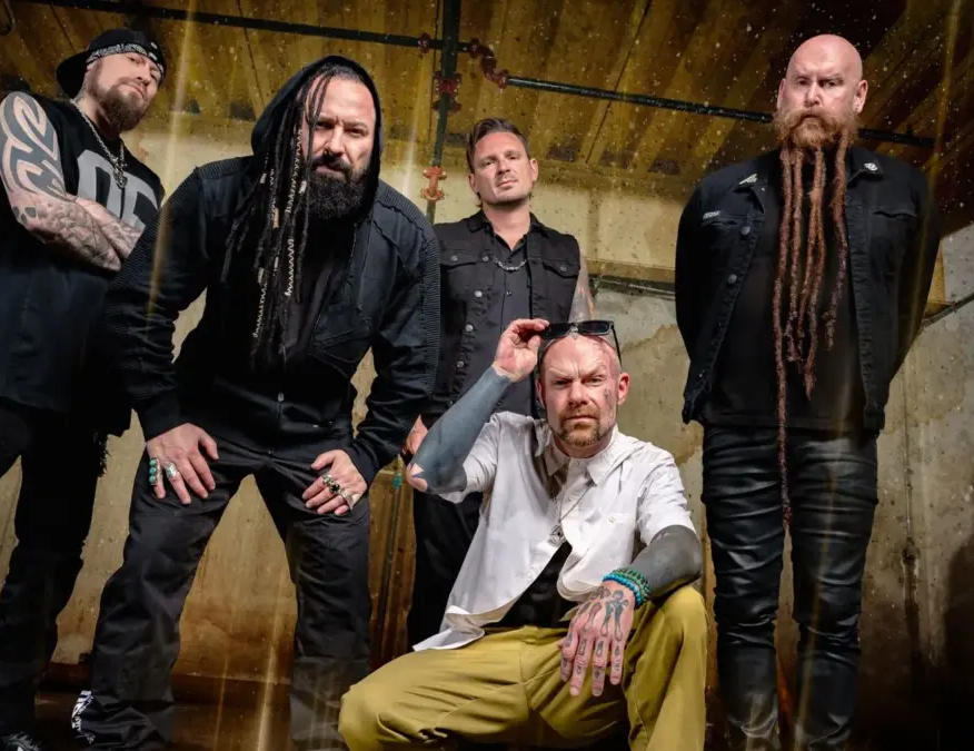 FIVE FINGER DEATH PUNCH reveló Legacy, su nuevo álbum de estudio, y estrenó el sencillo “De Oppresso Liber”.