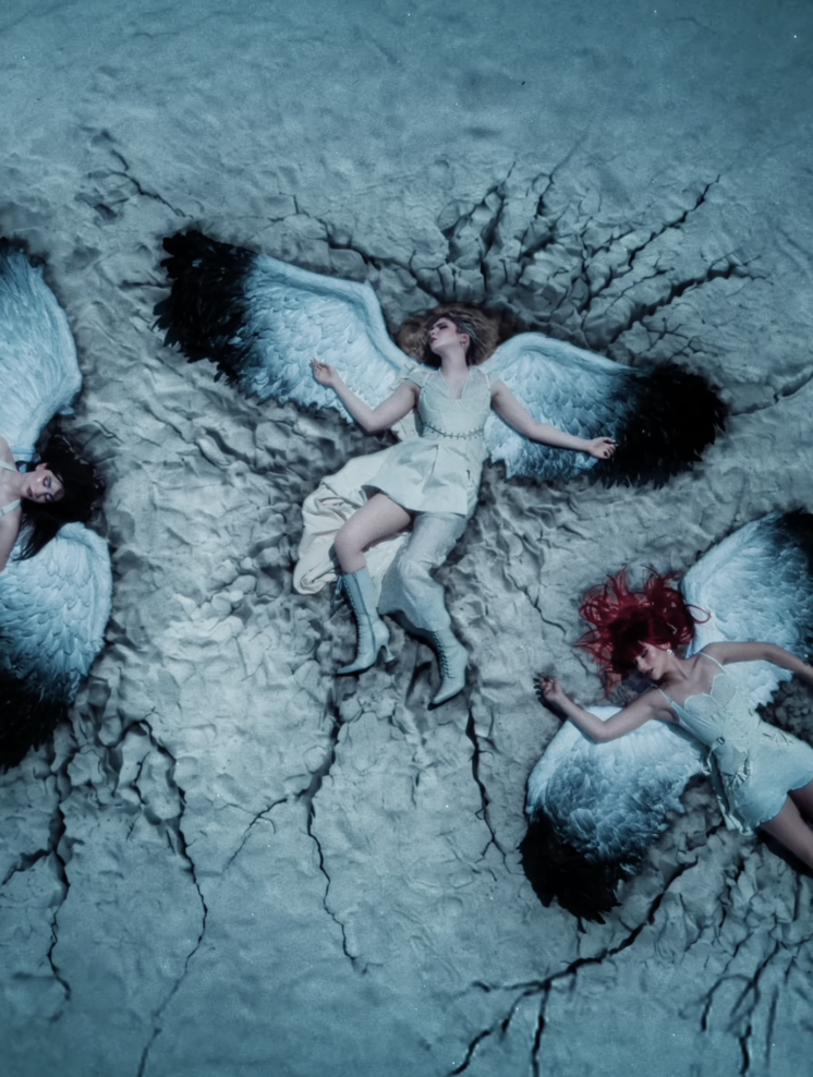 THE WARNING: Nuevo sencillo / video, 'Ritual' 11 The Warning Ritual