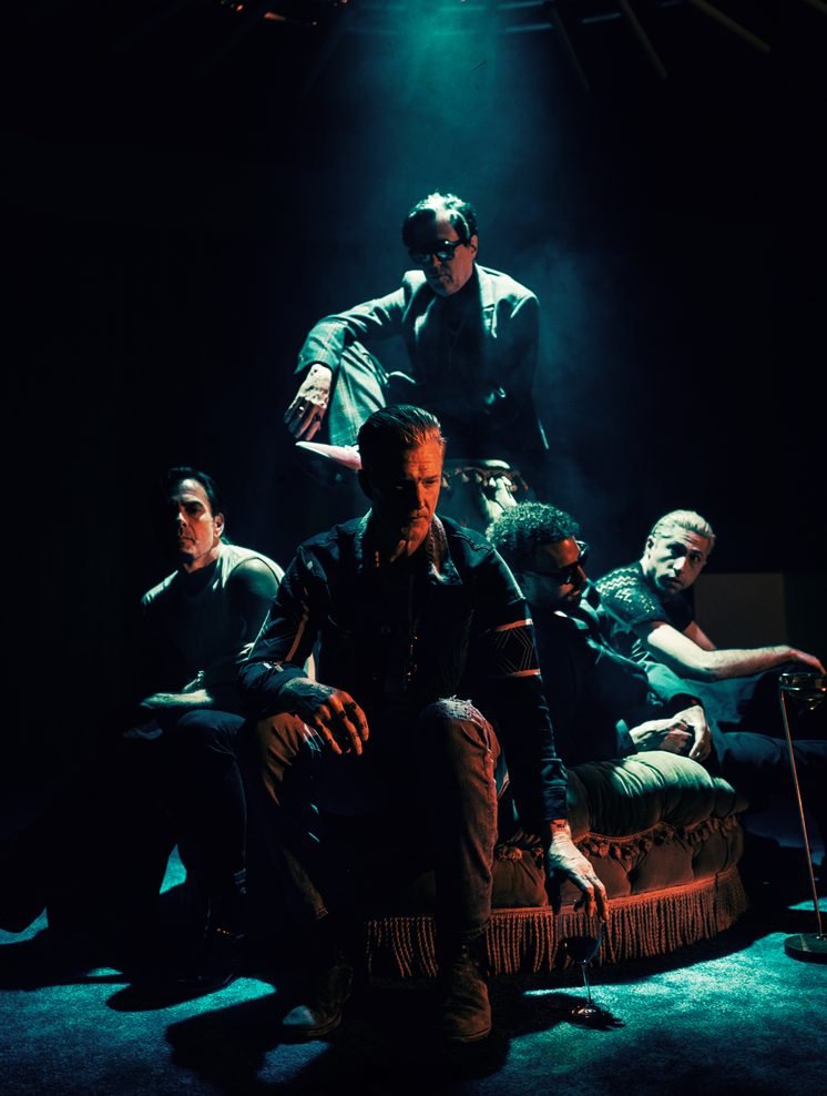 Queens of the Stone Age abraza sus fracturas en Perfecth 15 QOTSA 10 746x988 1
