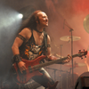 La voz, el bajo y la visión de Cronos definieron a Venom y dejaron una huella decisiva en el thrash, el death y el black metal.