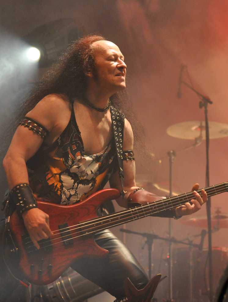 Conrad “Cronos” Lant, líder de VENOM y figura esencial del metal extremo, ha muerto 15 La voz, el bajo y la visión de Cronos definieron a Venom y dejaron una huella decisiva en el thrash, el death y el black metal.